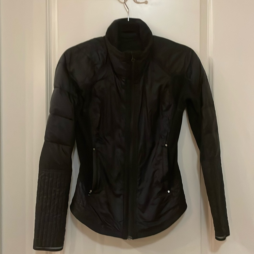 Lululemon black jacket (size 4 or 6) great condition